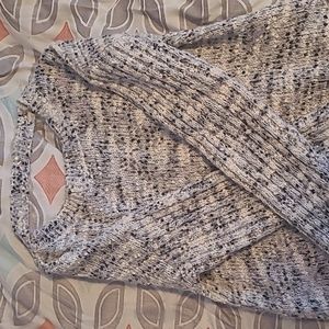 Black and white sweater size M